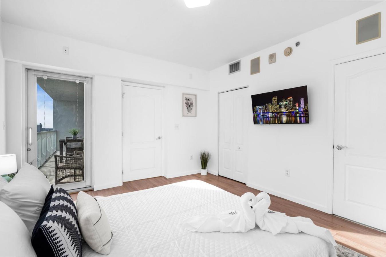 Spacious 2 Bed Unit In Brickell With Free Parking Miami Eksteriør billede
