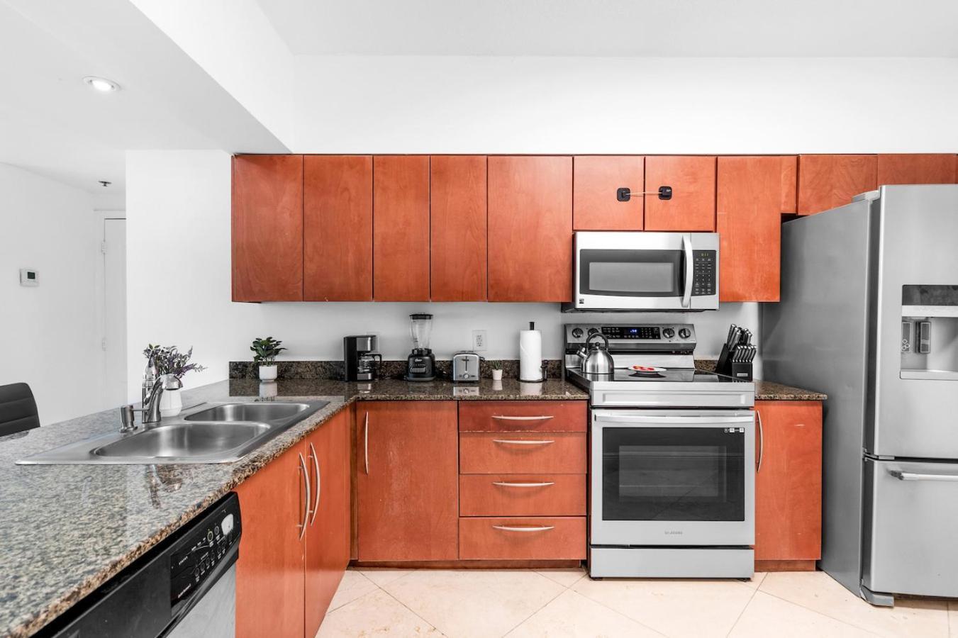 Spacious 2 Bed Unit In Brickell With Free Parking Miami Eksteriør billede