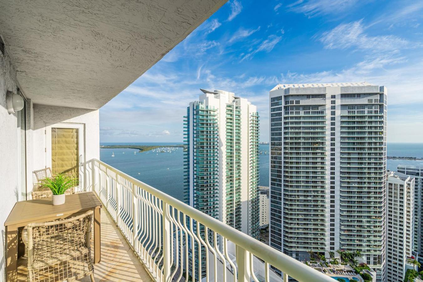 Spacious 2 Bed Unit In Brickell With Free Parking Miami Eksteriør billede